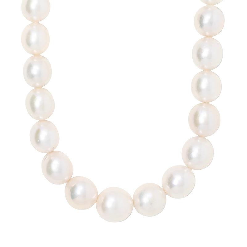 Jumbo pearl necklace