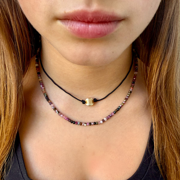 Black corrugated bead choker